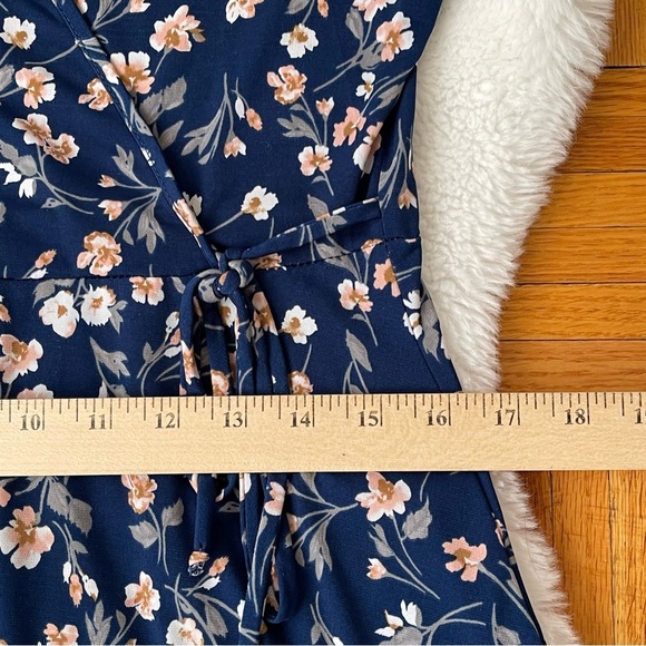 KALEIGH Floral faux wrap midi dresss size medium - Picture 4 of 6